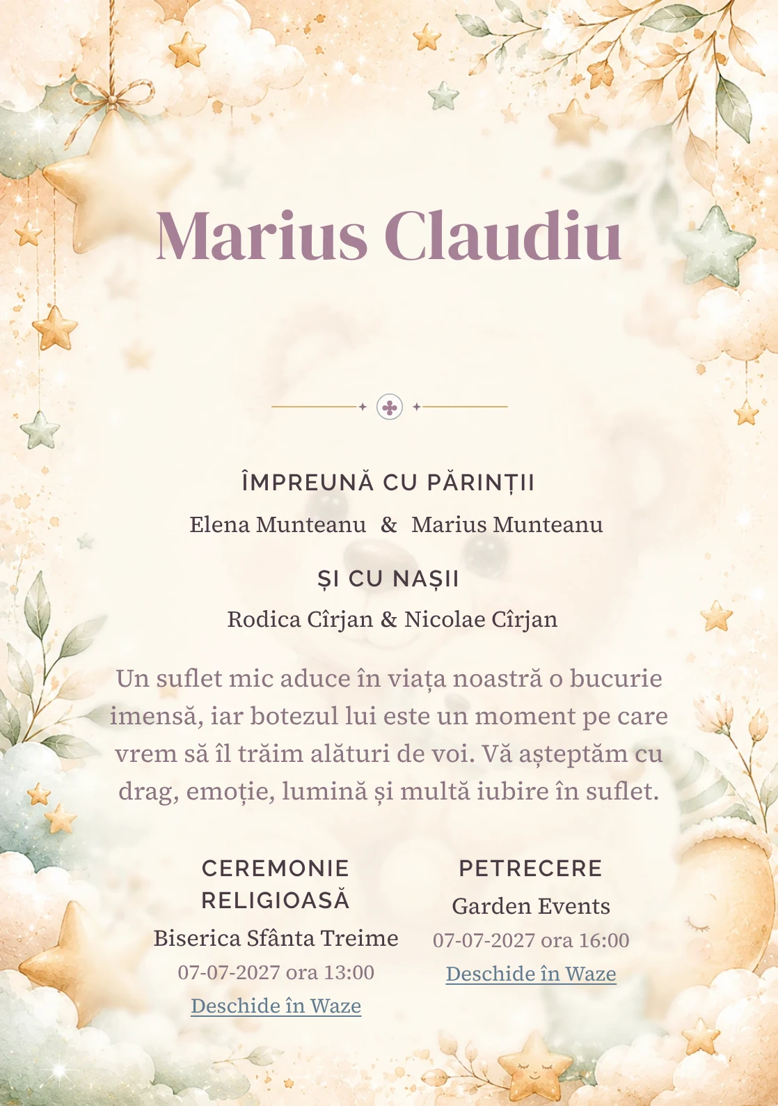 Invitație digitală de botez Ursuleț de Poveste, fundal cu ursuleț central transparent, nori moi, stele mici și tonuri bej-verde pal și centru luminos pentru text