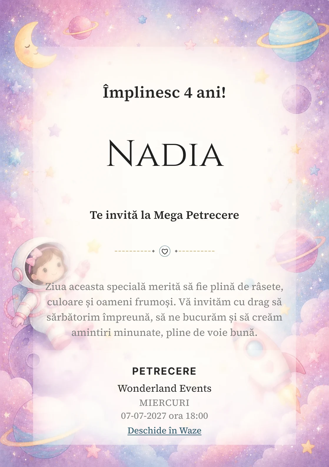 Invitație la zi de naștere Micii Astronauți pentru copii, cu o astronaută, planete pastel și stele laterale.