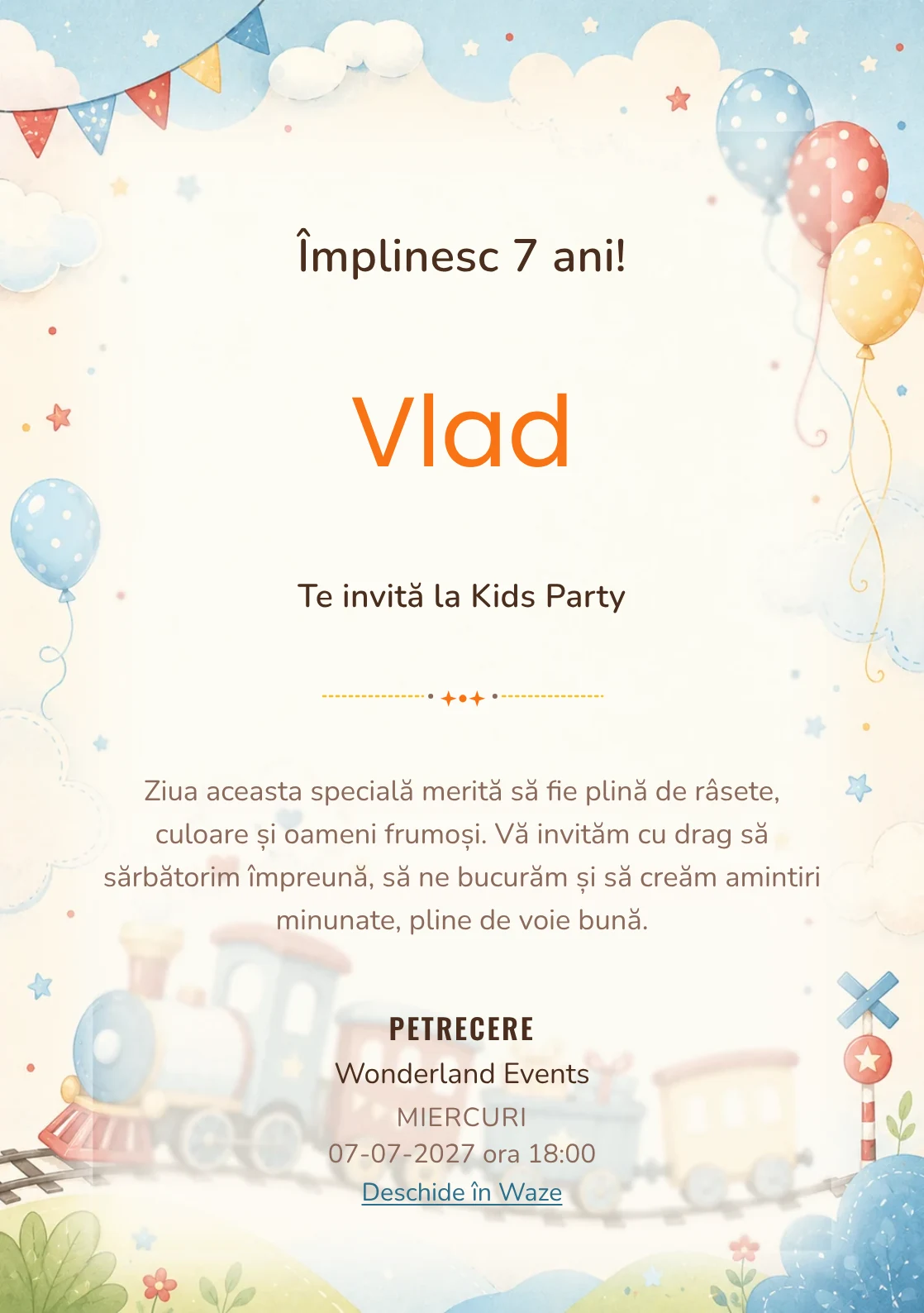 Modelul Trenuleț Vesel, invitație de zi de naștere pentru copii, prezintă un trenuleț pastel, nori și baloane.
