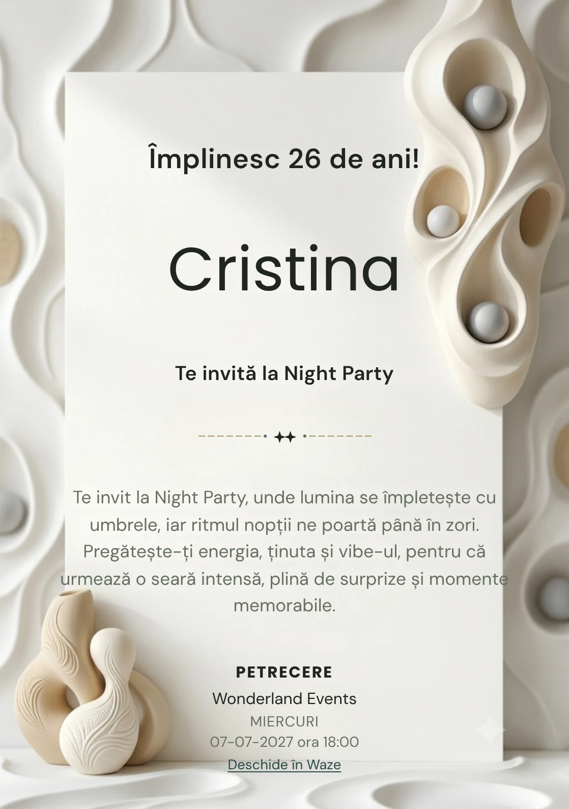 Alb Sculptural este un model de invitații digitale de zi de naștere, definit vizual de o formă sculpturală verticală.
