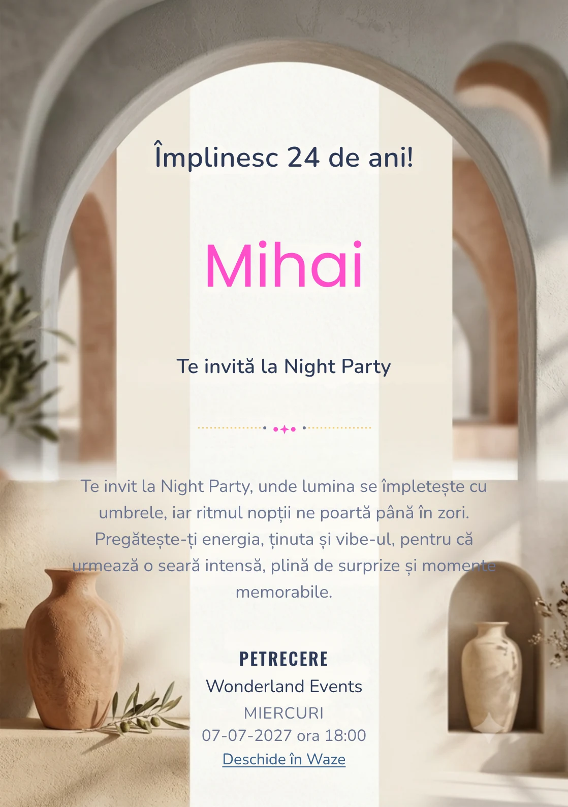 Arcade Moderne este un model de invitații digitale pentru o aniversare adultă, definit vizual de o arcadă sculpturală și un vas ceramic.