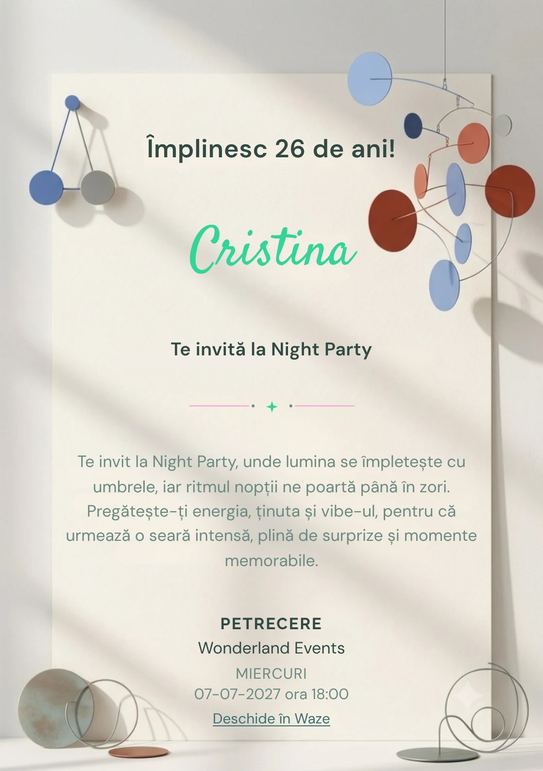Artă Cinétique este un model de invitații online pentru o aniversare adultă, definit vizual de o instalație din discuri și fire.