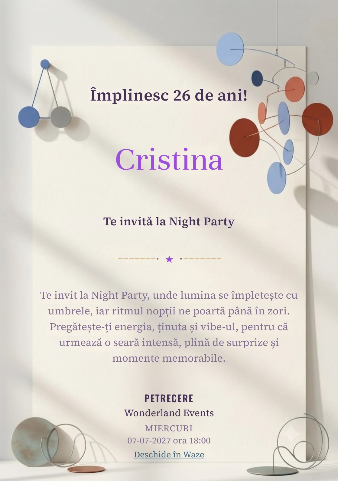 Artă Cinétique este un model de invitații online pentru o aniversare adultă, definit vizual de o instalație din discuri și fire.