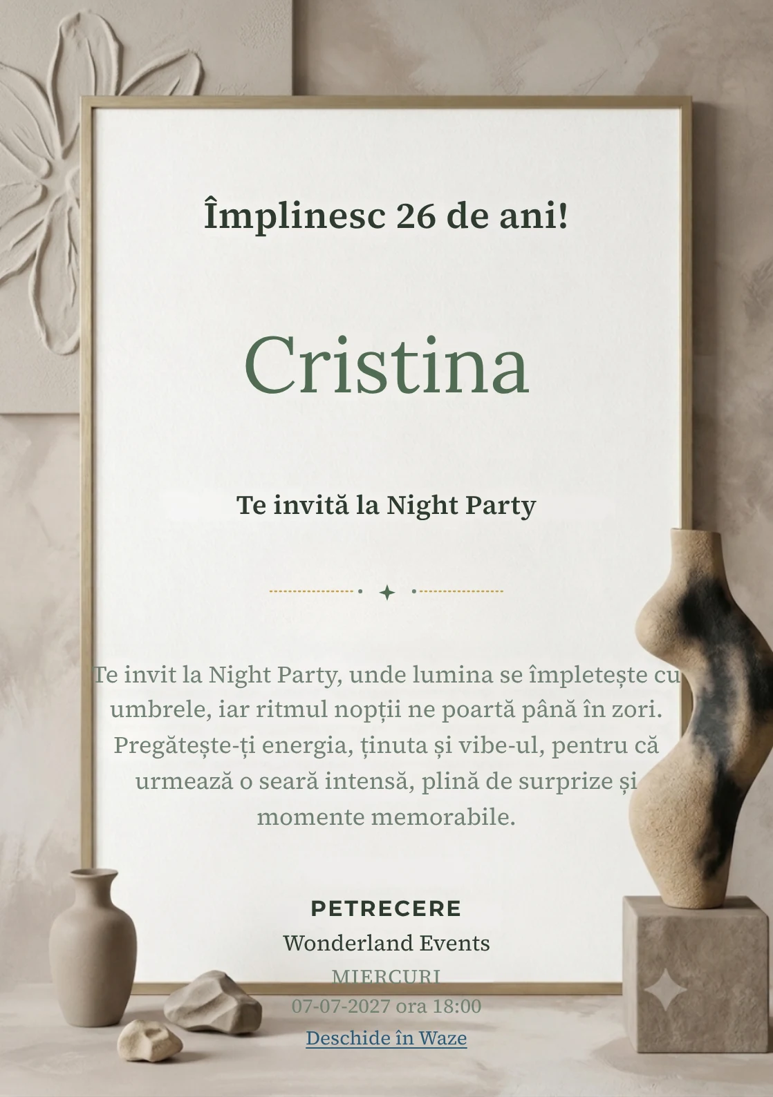 Atelier Minimal este un model de invitații digitale pentru o aniversare adultă, definit vizual de o sculptură abstractă asimetrică.