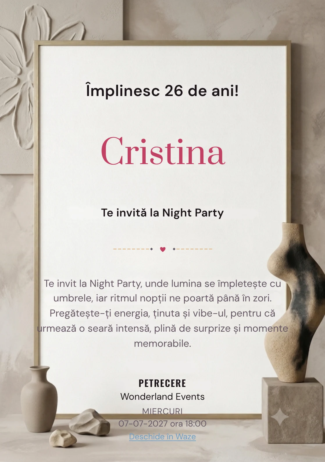 Atelier Minimal este un model de invitații digitale pentru o aniversare adultă, definit vizual de o sculptură abstractă asimetrică.