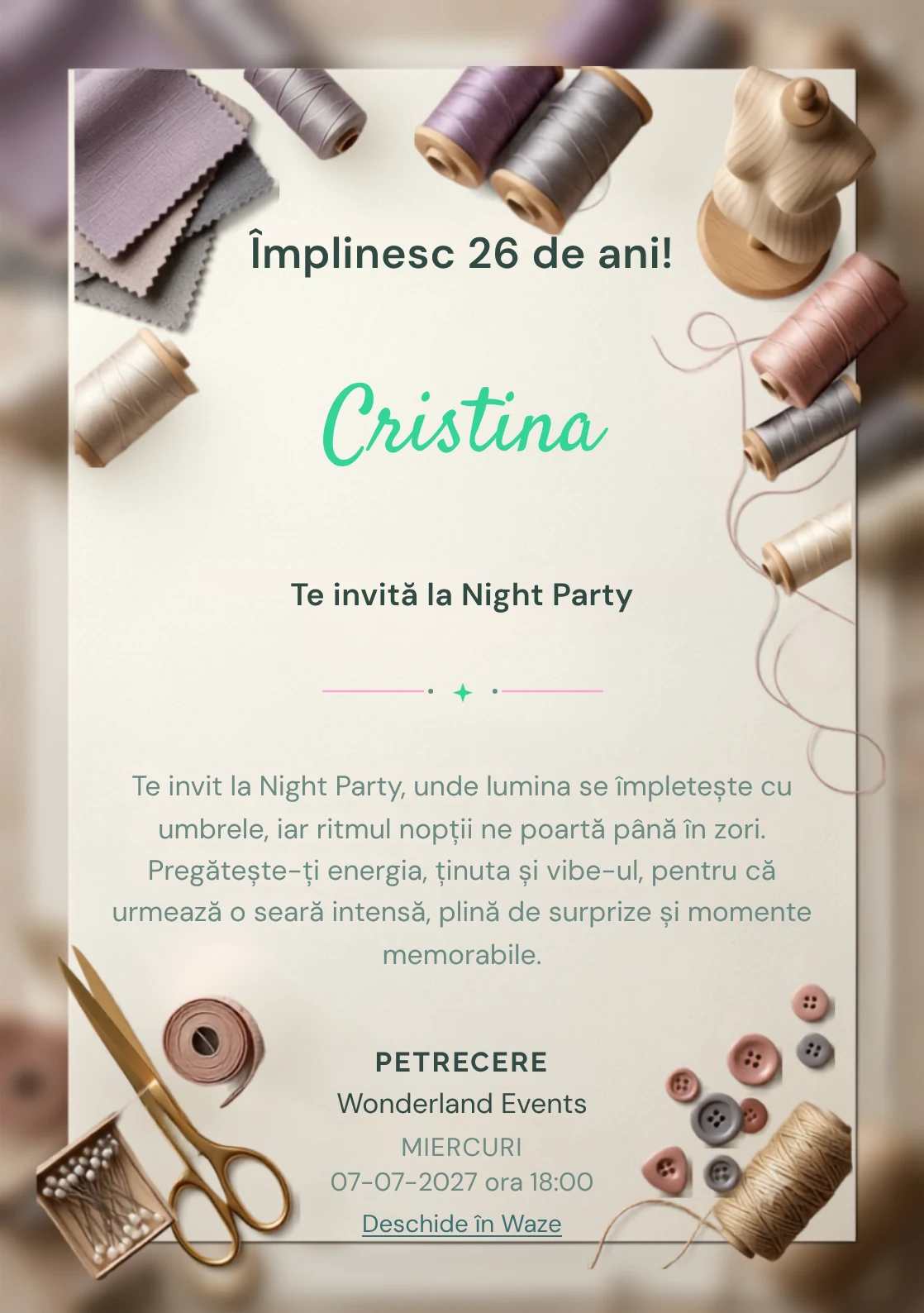 Atelierul de Croitorie este un model de invitații digitale de zi de naștere, definit vizual de un manechin abstract și fire colorate.