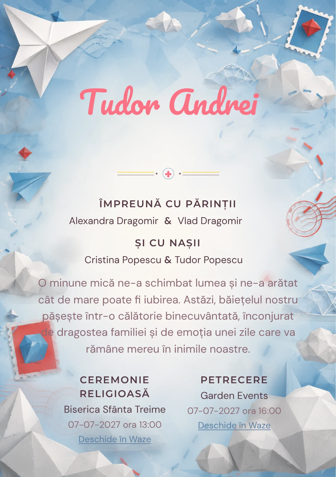 Compoziția Avion Origami, din gama de invitații botez băiat, pune accent pe un avion mare din hârtie și include nori geometrici.