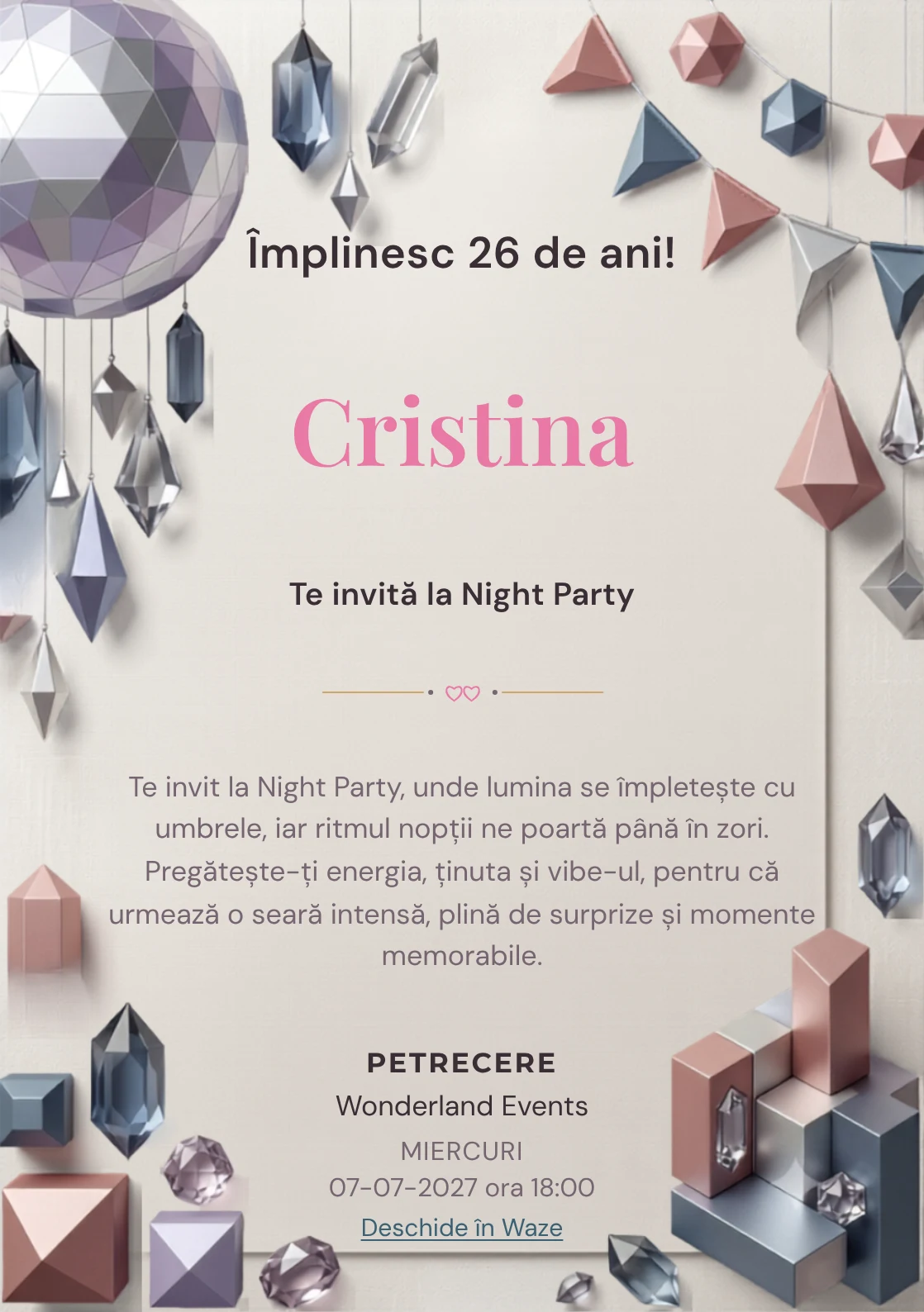 Pentru aniversările adulților, Disco Geometric propune invitații online cu un glob oglindă abstractizat și prisme și nuanțe de argintiu și violet pal.