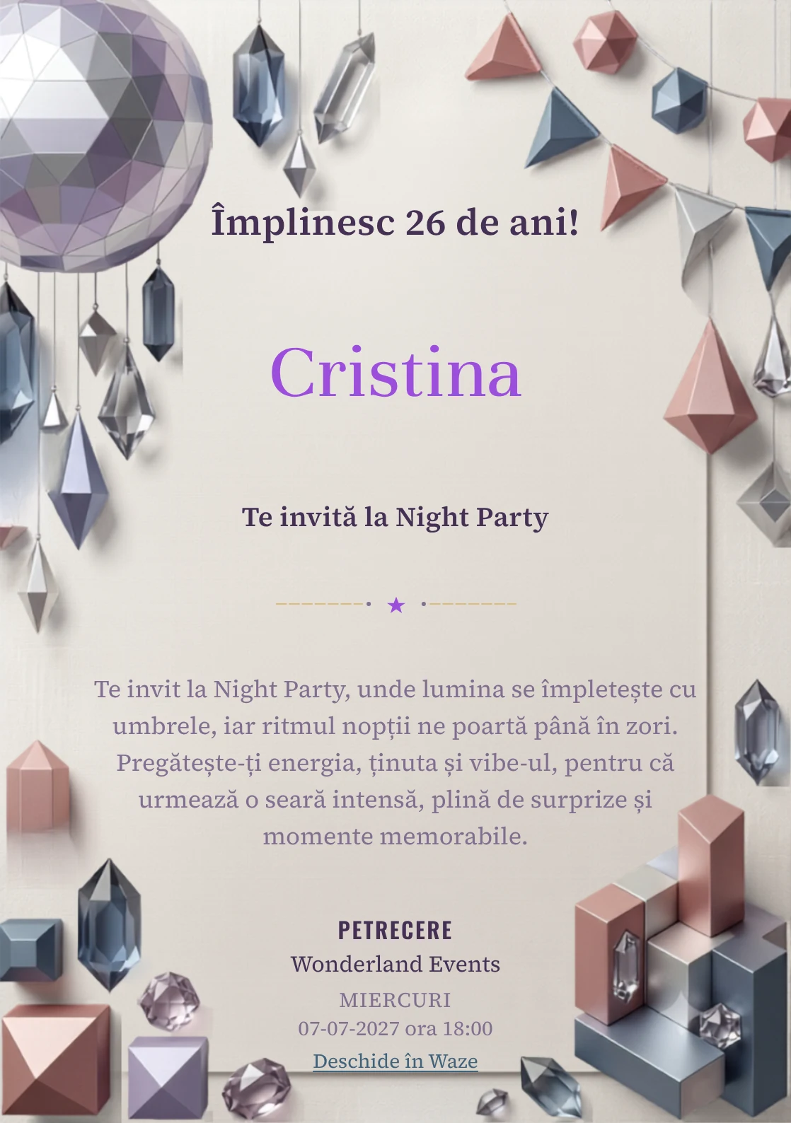 Pentru aniversările adulților, Disco Geometric propune invitații online cu un glob oglindă abstractizat și prisme și nuanțe de argintiu și violet pal.
