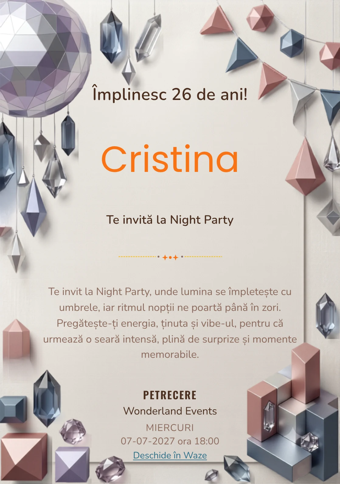 Pentru aniversările adulților, Disco Geometric propune invitații online cu un glob oglindă abstractizat și prisme și nuanțe de argintiu și violet pal.