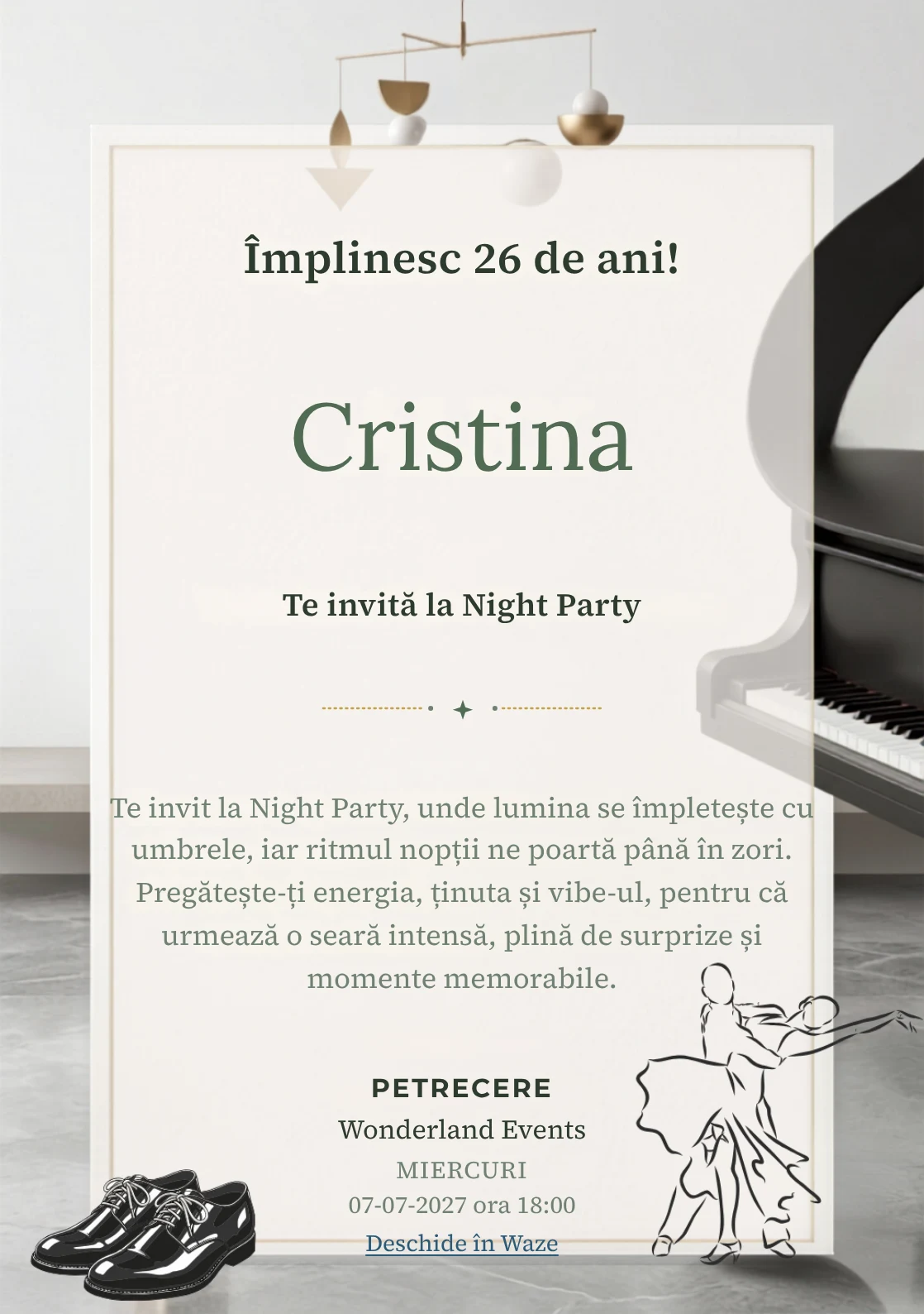 Modelul Piano Monochrome, invitație digitală pentru ziua de naștere a adulților, pune în valoare un pian văzut fragmentar.