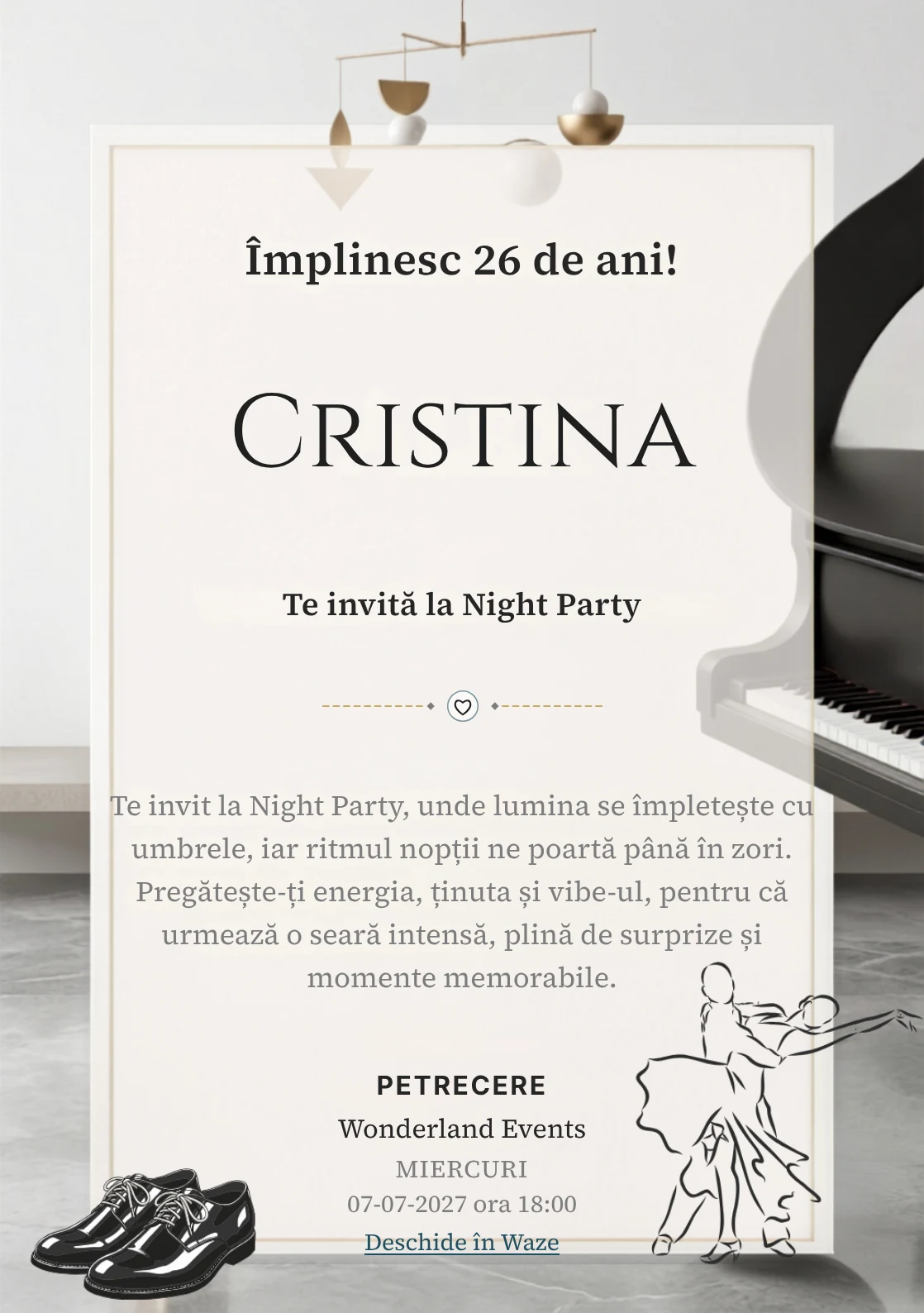 Modelul Piano Monochrome, invitație digitală pentru ziua de naștere a adulților, pune în valoare un pian văzut fragmentar.