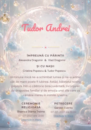 Designul Sfera Norilor, din gama de invitații botez, reunește o sferă transparentă cu confetti cu microgloburi.